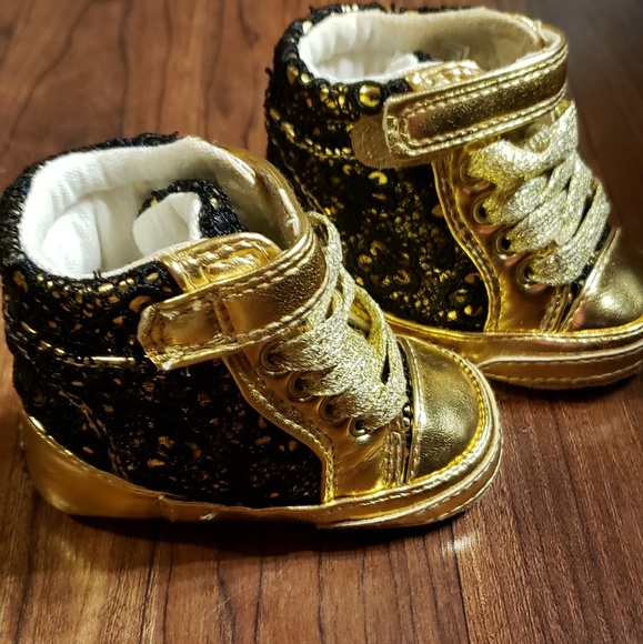 Juicy Couture Baby Girl Sneakers size 2 black/gold - Picture 1 of 5